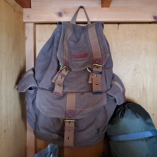 ソロキャンプはバッグが最適